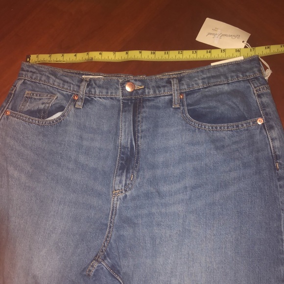 NWT universal thread boyfriend jeans with patches size 12 - Picture 9 of 12